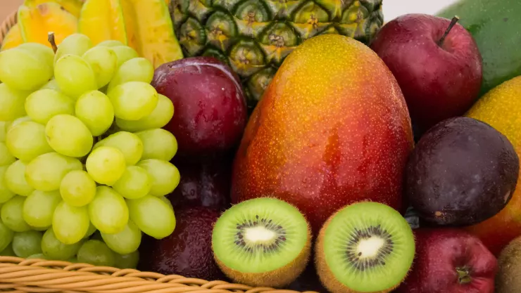 ¿No son saludables? Estas son las frutas que no debes comer en exceso