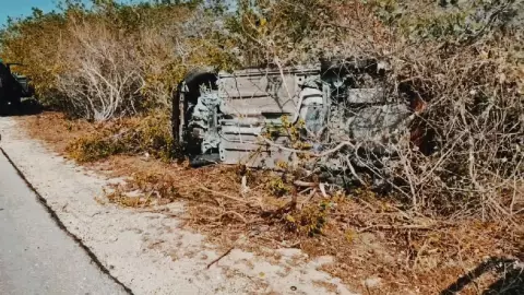 Turistas tiene fuerte accidente en Chicxulub puerto (VIDEO)