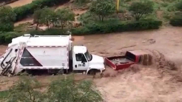 nogales_coches_lluvias