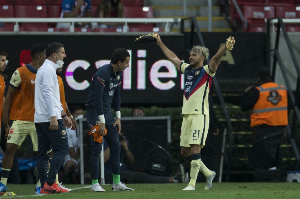 Chivas vs América Henry Martín