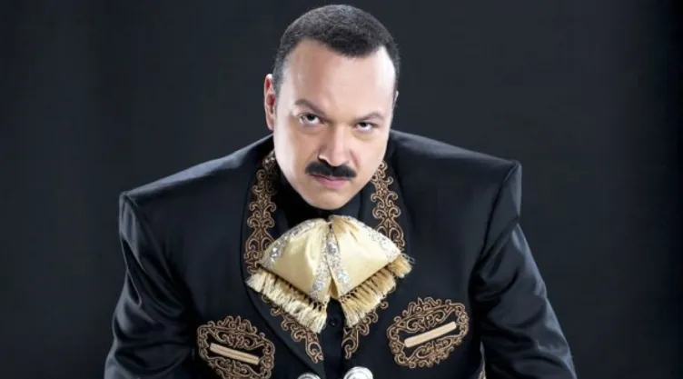 Pepe Aguilar le dedica canción a Christian Nodal Aquí no es