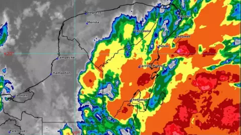Clima 2 de noviembre: Fuertes lluvias por huracán Lisa en Quintana Roo