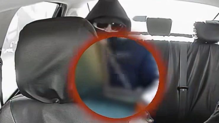 Para evitar asalto conductor salta de su coche en Tijuana
