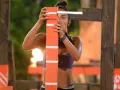 Beng es el primer sobreviviente a salvo, Gaby está a punto de conseguirlo.