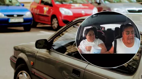 ¡Pequeña confusión! Mujer se confunde y se sube al auto equivocado; esta fue su reacción | VIDEO VIRAL