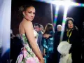 JLo en la alfombra roja..jpg