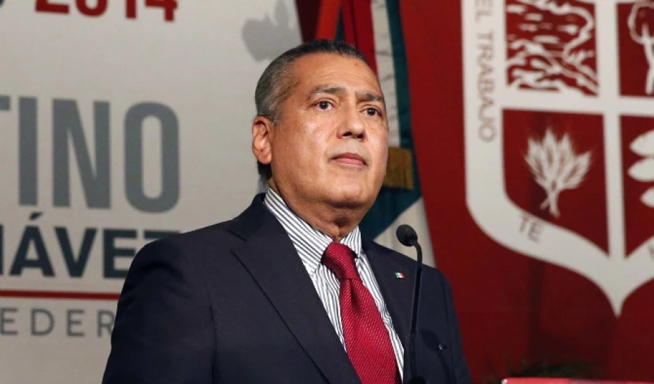 Manlio Fabio Beltrones llamó a formar mesas de trabajo para analizar la iniciativa enviada por el Ejecutivo y la propuesta del PAN