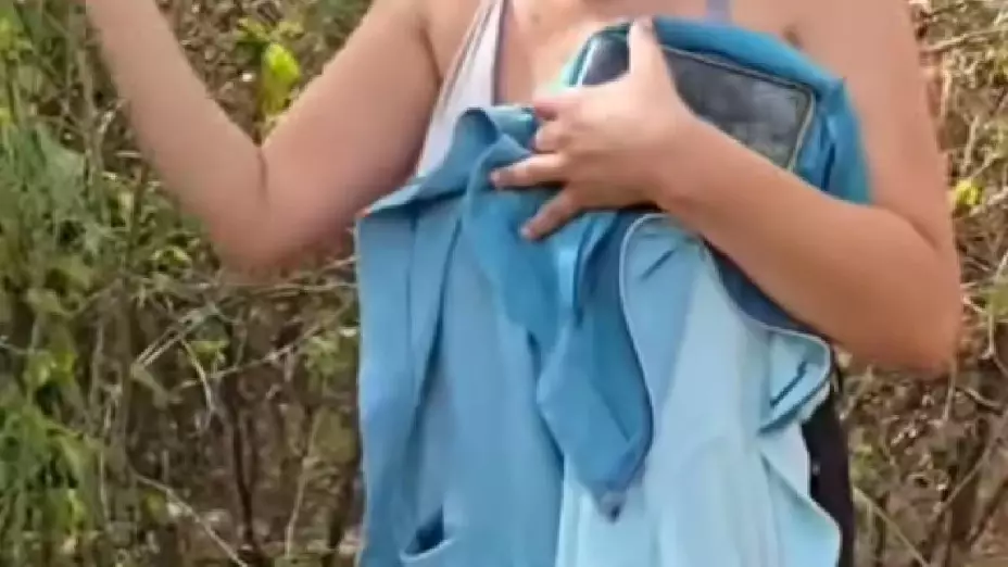 Cachan a mujer con su amante en el monte.jpg