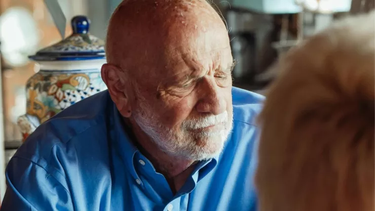 Cobran más de 44 mil pesos a abuelito por un café en CDMX qué pasó