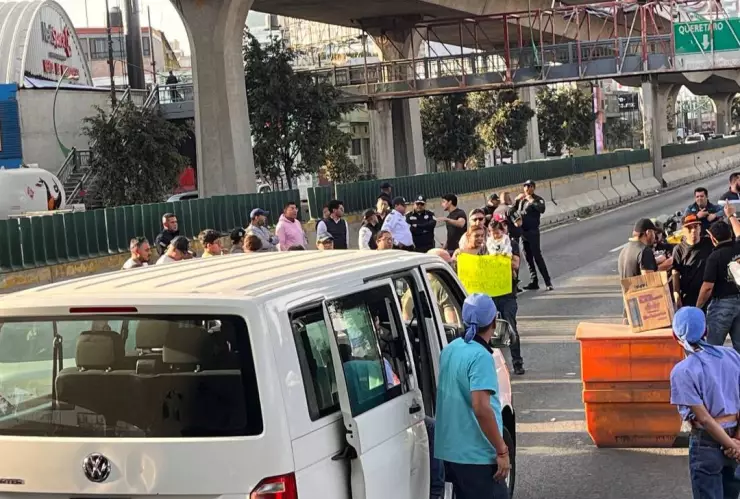Bloqueos en Periférico Norte y Gustavo Baz provocan caos en Naucalpan