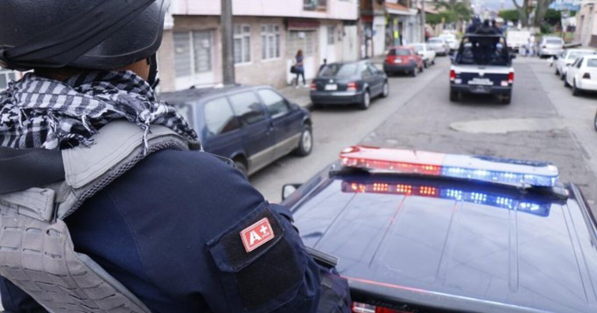 Hallan fosas clandestinas con 11 cuerpos en Uruapan, Michoacán