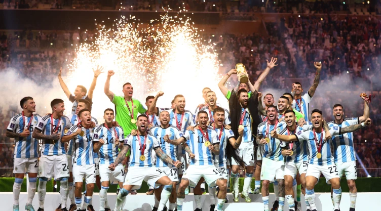 Argentina levanta la Copa del Mundo