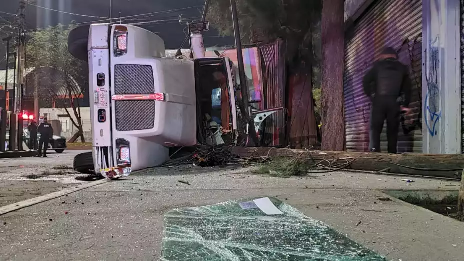 VOLCADURA CAMIÓN ZARAGOZA.jpeg