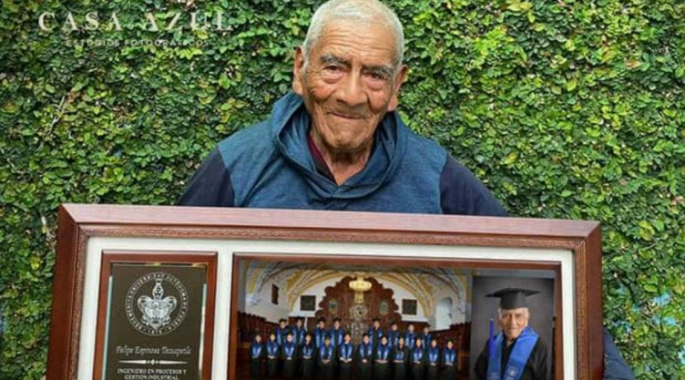 abuelito, graduación, foto.jpg