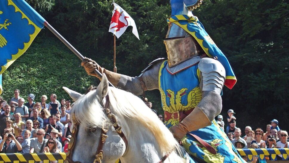 Caballos de batalla, Edad Media, ponis 3.jpg