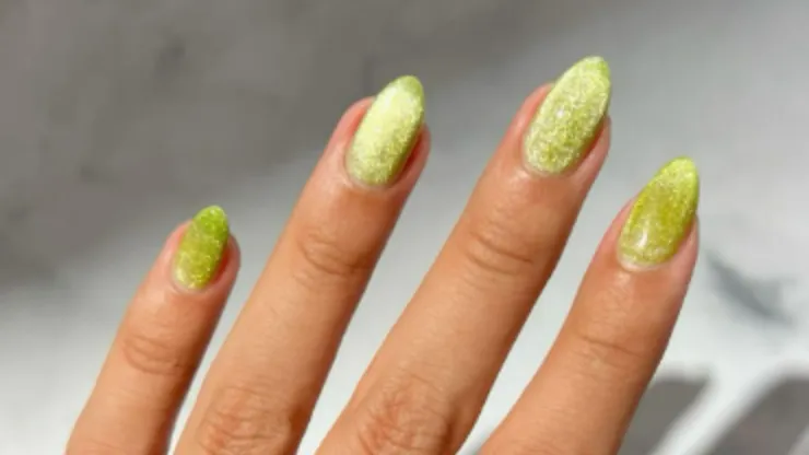 uñas verde limon 6