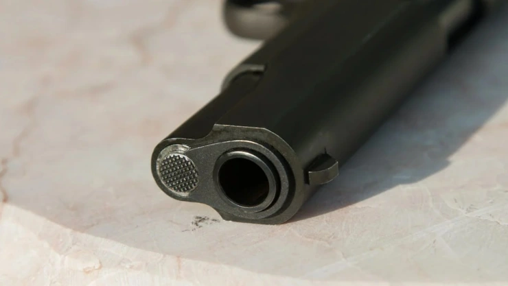 agente de la fiscalía baleado compañera bala pistola disparo accidente puebla