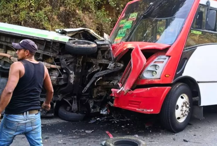 El accidente ocurrió en una curva de baja visibilidad en la carretera rumbo a Chalma