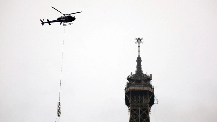 torre eiffel altura paris