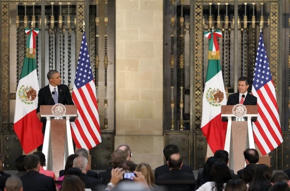 Los comentarios de Obama sobre su viaje a México surgieron al interior del Air Force One, antes de arribar a Costa Rica