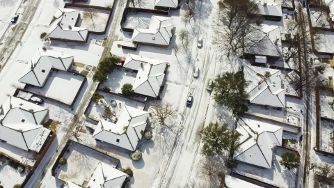 Nieve en zona residencial de Fort Worth, Texas