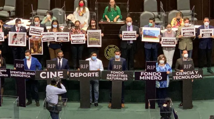 protesta fideicomisos.jpeg