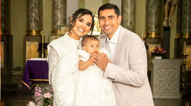 Exatlón México Pato Araujo y Zudikey Rodríguez festejaron el bautizo de su hija Antonella .jpg