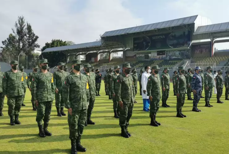 Distinción militar a pesonal médico.jpeg