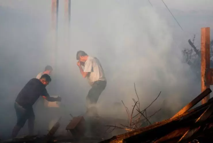 Alerta Incendio forestal en Chile arrasa con 400 casas; hay muertos