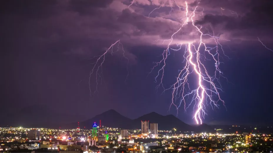 Cielo con rayos en Culiacán Sinaloa.