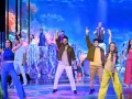 ¡Qué gran inicio! Con la guía del maestro Raúl Carballeda y el respaldo de los queridos exacadémicos, el escenario se iluminó con las melodías de “Hakuna Matata” y “Bajo del Mar”. La alegría y el ritmo contagiaron a todos, llenando el ambiente de risas y sonrisas.