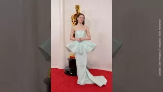 ema stone mejor look oscar 2024..jpg