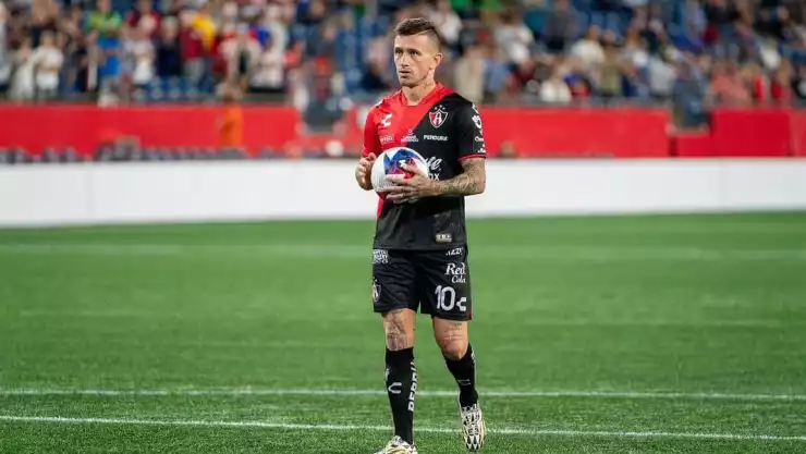 VIDEO: Brian Lozano es nominado al Premio Puskas por su gol ante América