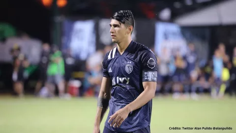 2 Alan Pulido.jpg