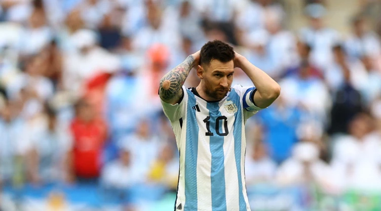 Lionel Messi se lamenta en Qatar 2022