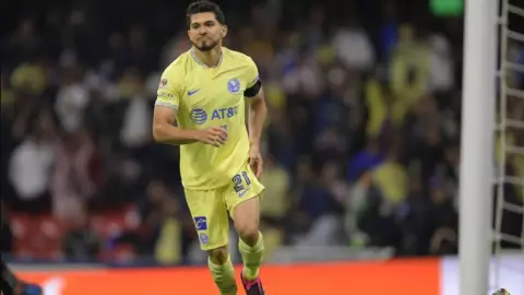 Henry Martín levanta la mano para ser titular en el Mundial 2026