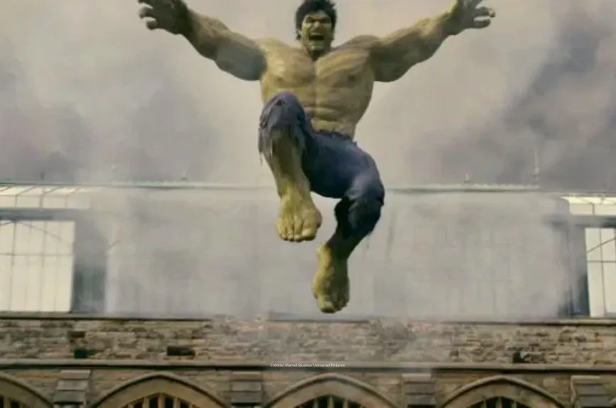 Edward Norton Hulk TV Azteca_6.jpg