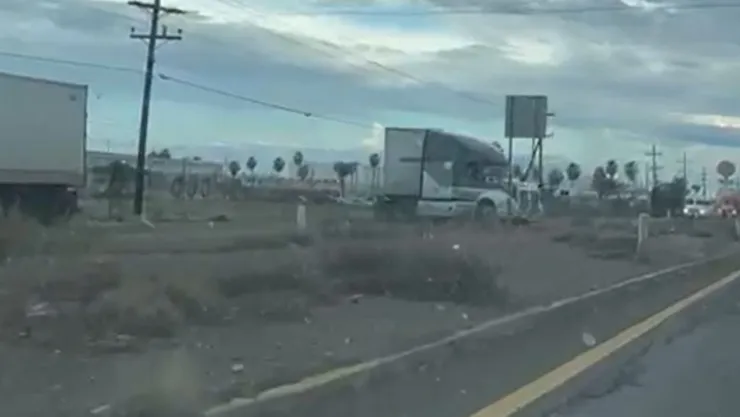 Bloquean carretera al sur de Culiacán