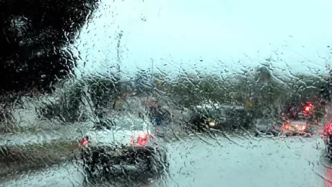 Alertan por área de baja presión con potencial de desarrollo ciclónico