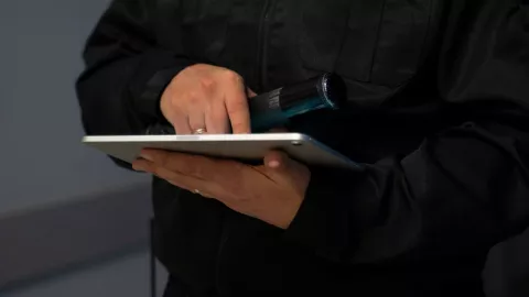 Policías detenidos por secuestro de empresario