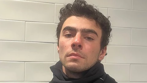 Luigi Mangione enfrenta graves cargos por el asesinato del CEO de UnitedHealthcare, Brian Thompson.