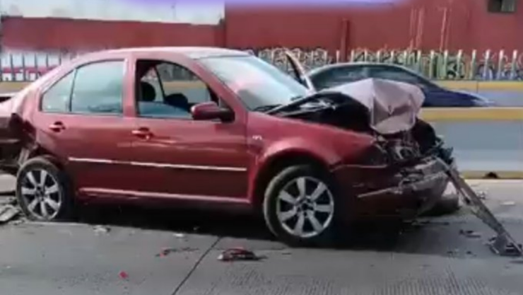 Se registra carambola en el Paso Exprés de Cuernavaca.