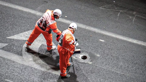 Primera vuelta de práctica del GP de Las Vegas es suspendida por alcantarilla abierta