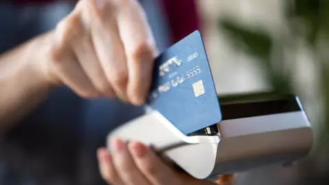 Conocer el pago mínimo y el pago para no generar intereses es clave en una tarjeta de crédito