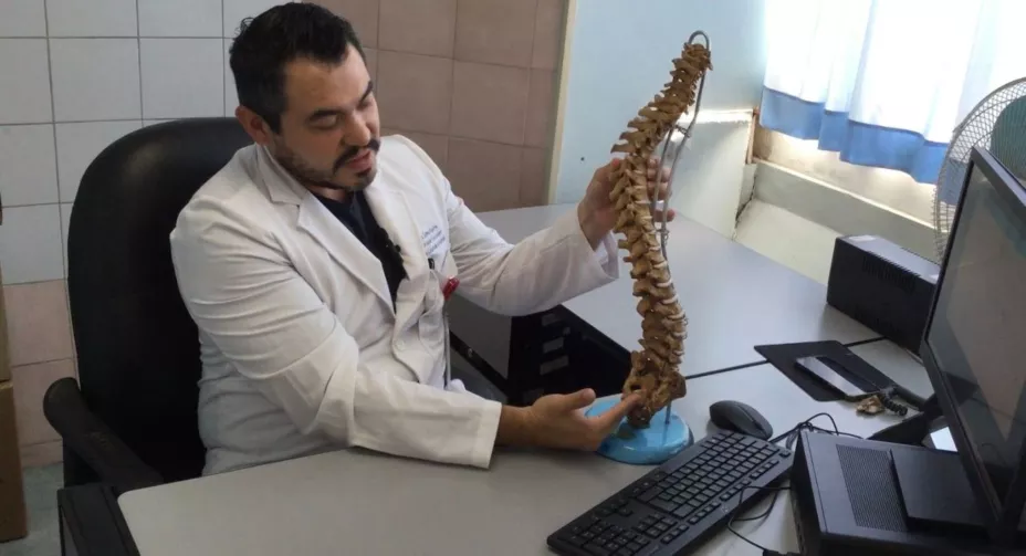 Escoliosis issste.jpg