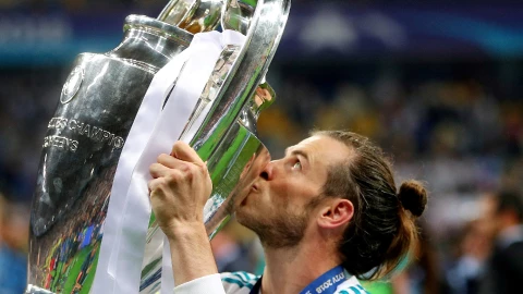 Gareth Bale levanta la UEFA Champions League con el Real Madrid