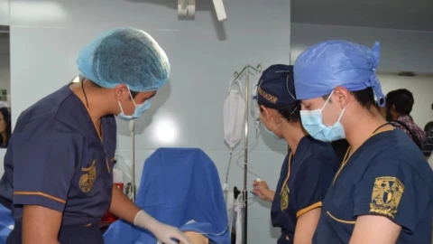 UNAM no impidió a alumnos de Medicina luchar contra Covid