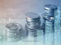 Dinero monedas plateadas.jpg