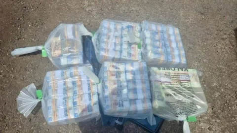 Detienen a dos con 25 millones en efectivo en Ahome