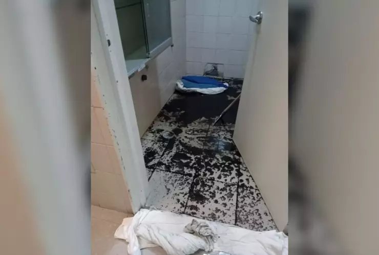 Inundación en hospital de Tláhuac: lluvias colapsan drenaje de urgencias